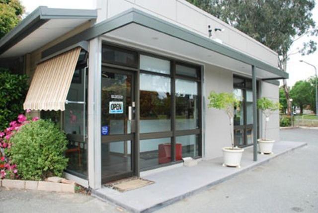 קנברה Red Cedars Motel מראה חיצוני תמונה