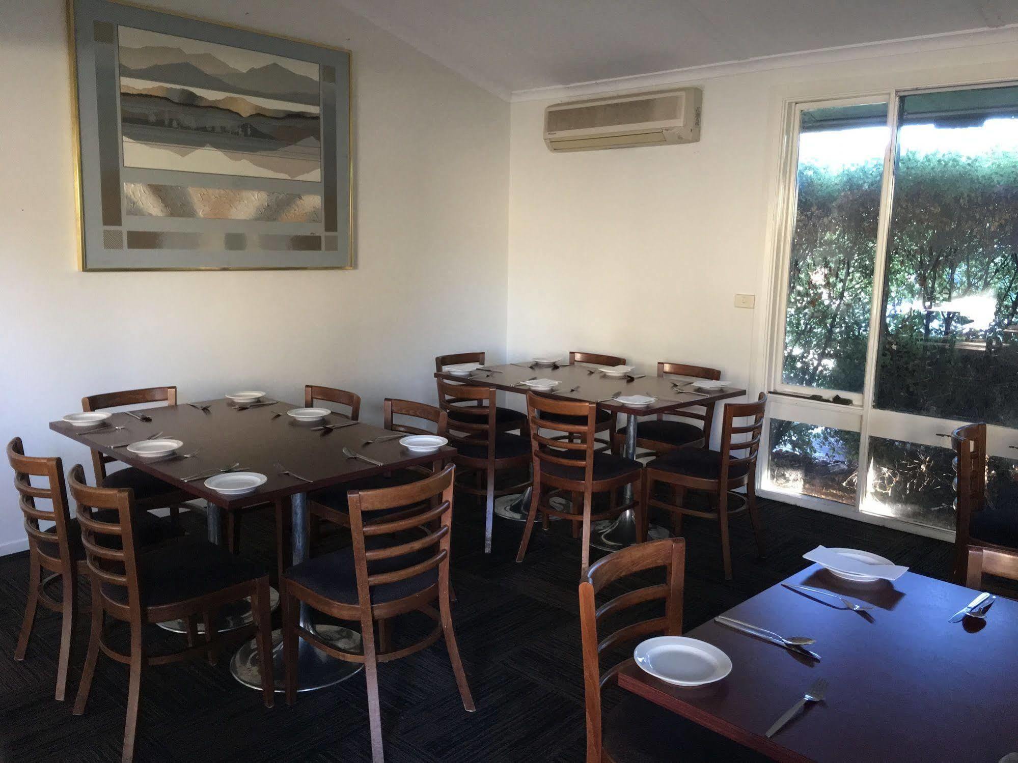 קנברה Red Cedars Motel מראה חיצוני תמונה