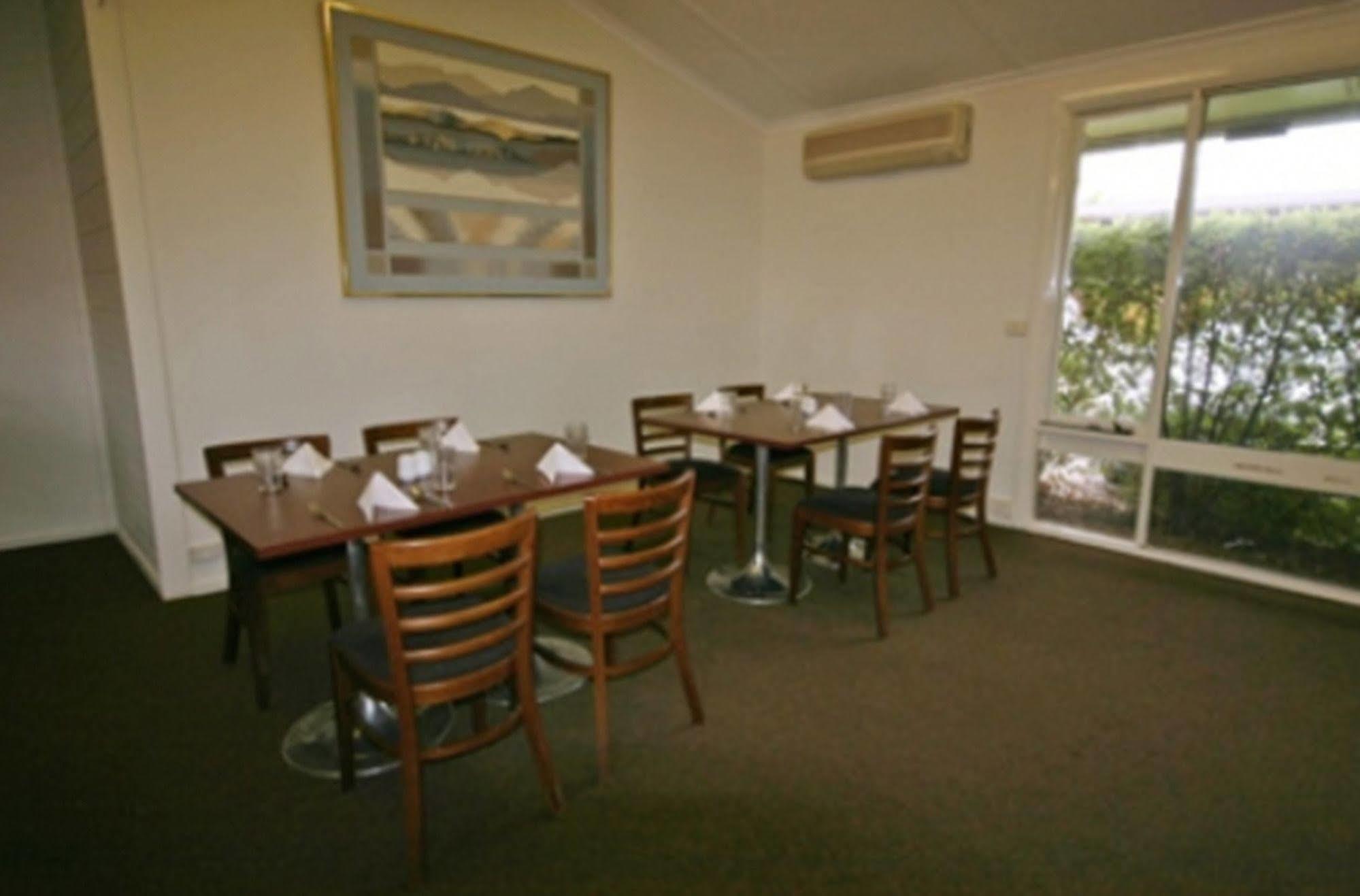 קנברה Red Cedars Motel מראה חיצוני תמונה