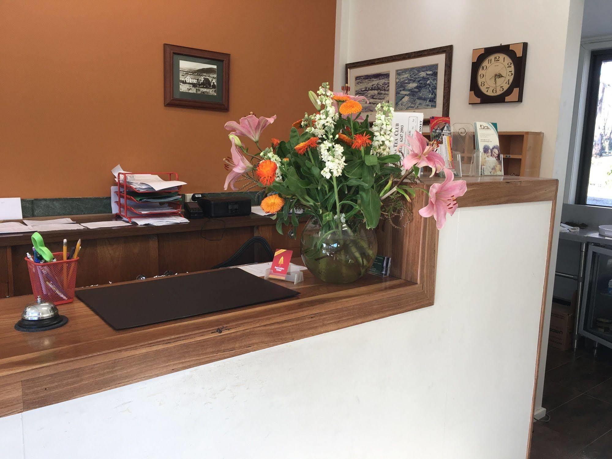 קנברה Red Cedars Motel מראה חיצוני תמונה