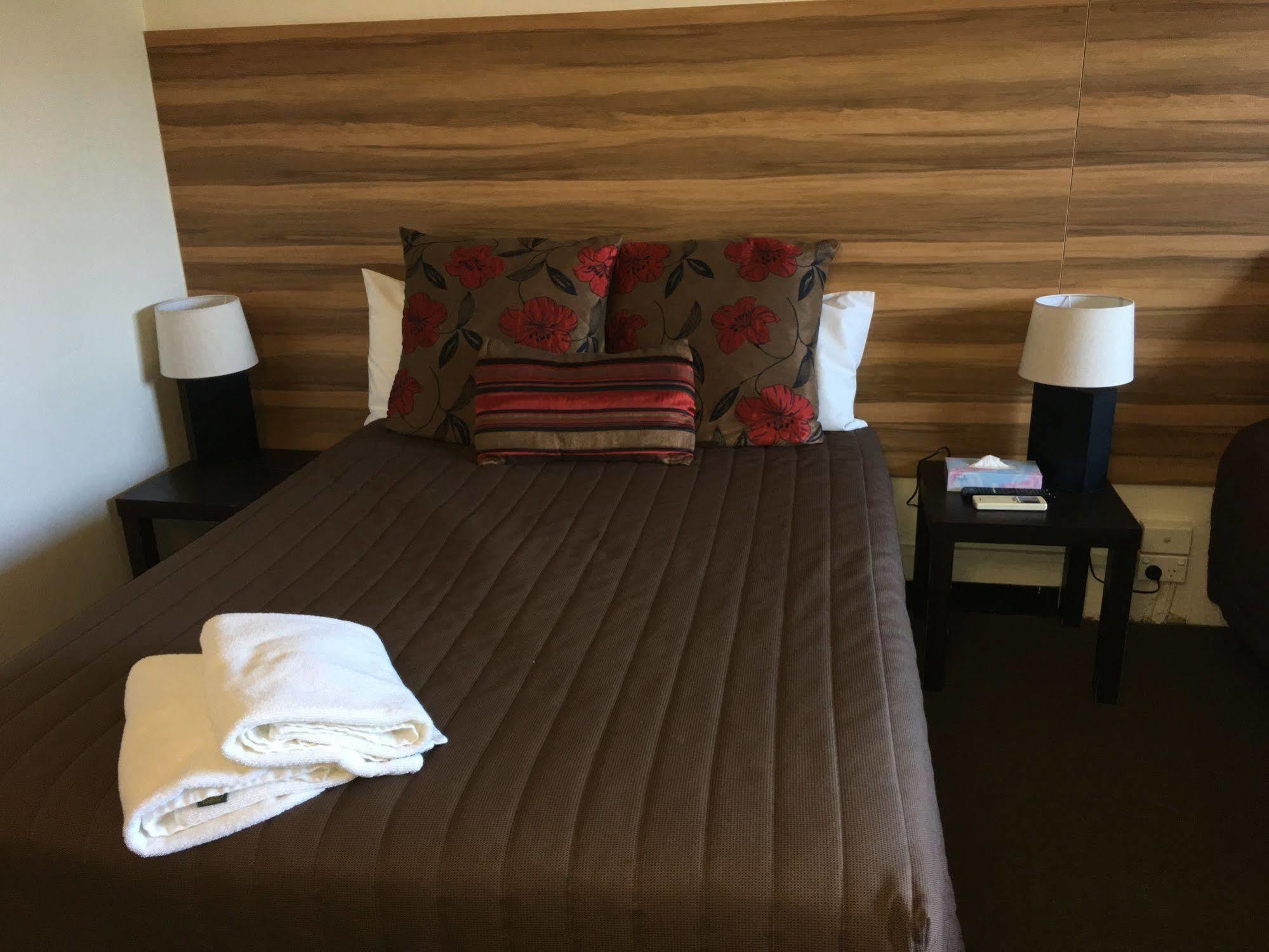 קנברה Red Cedars Motel מראה חיצוני תמונה