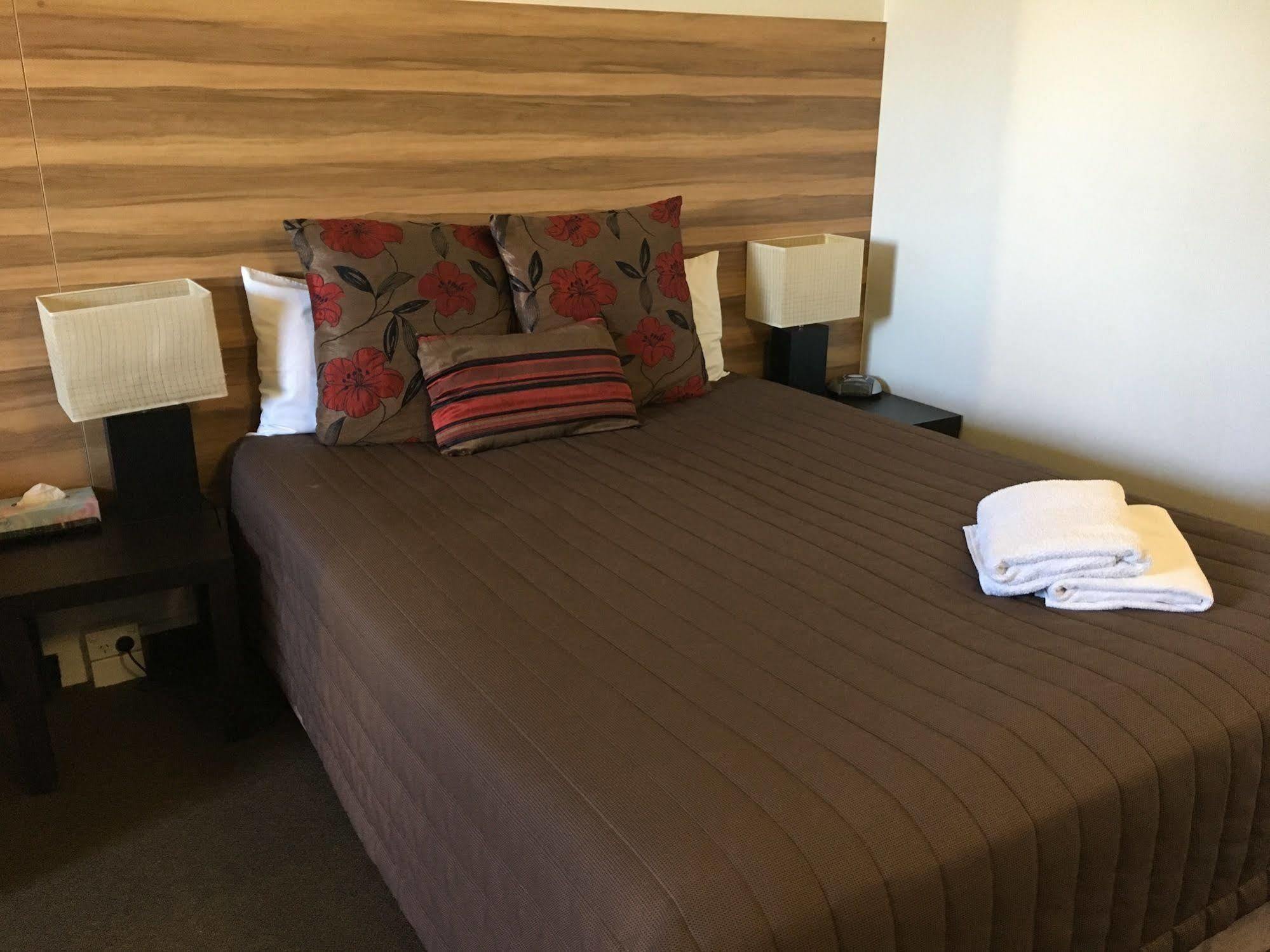 קנברה Red Cedars Motel מראה חיצוני תמונה